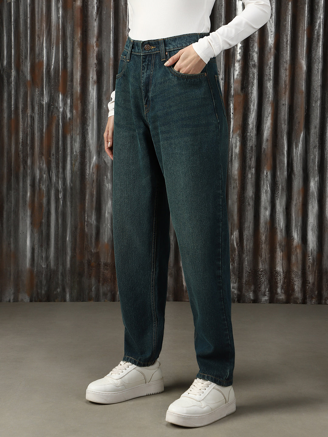 Women Washed Mom Fit High-rise Jeans