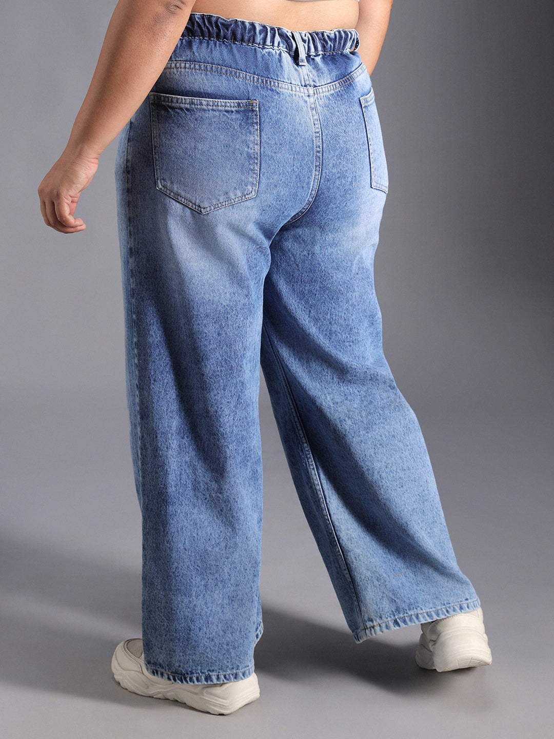 Women Plus Size Relaxed Fit Pure Cotton High-Rise Light Fade Jeans