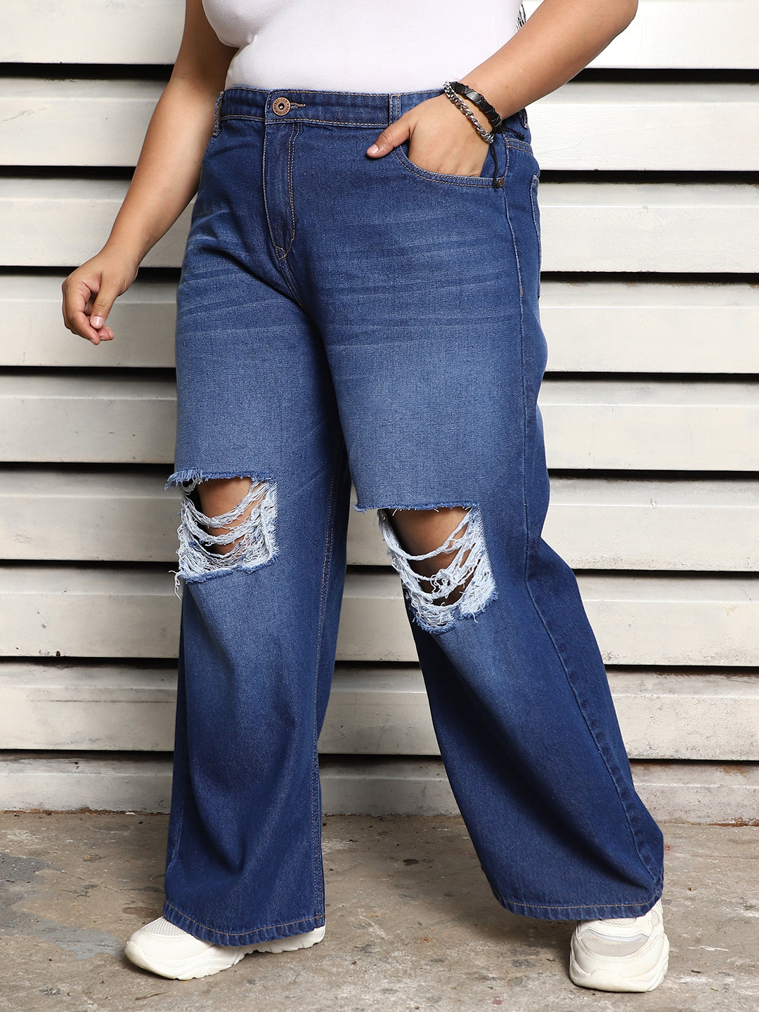 Plus Size Women 90's Baggy High-Rise Mildly Distressed Pure Cotton Jeans