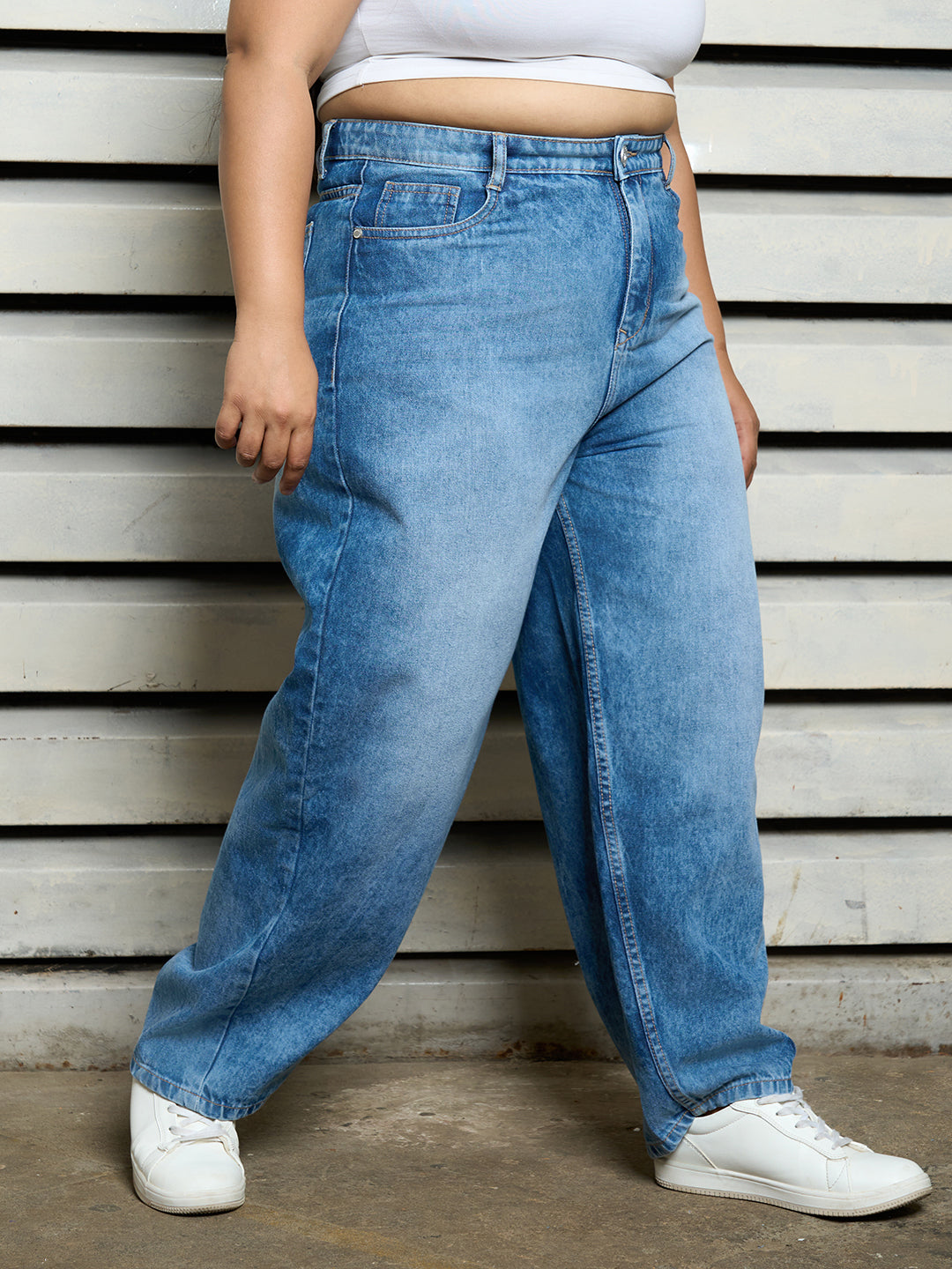 Plus Size Women Cotton Balloon Fit High-Rise Casual Jeans