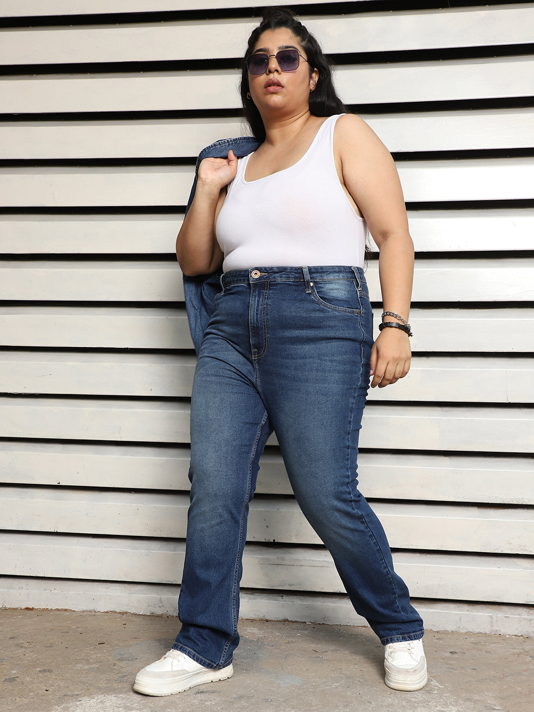 Plus Size Women Stove Pipe High-Rise Light Fade Jeans