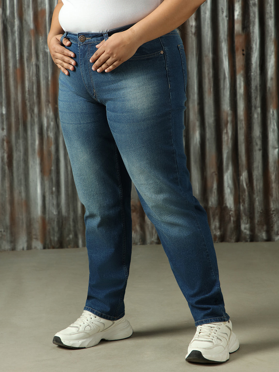 Women Washed Mom Fit High-rise Jeans