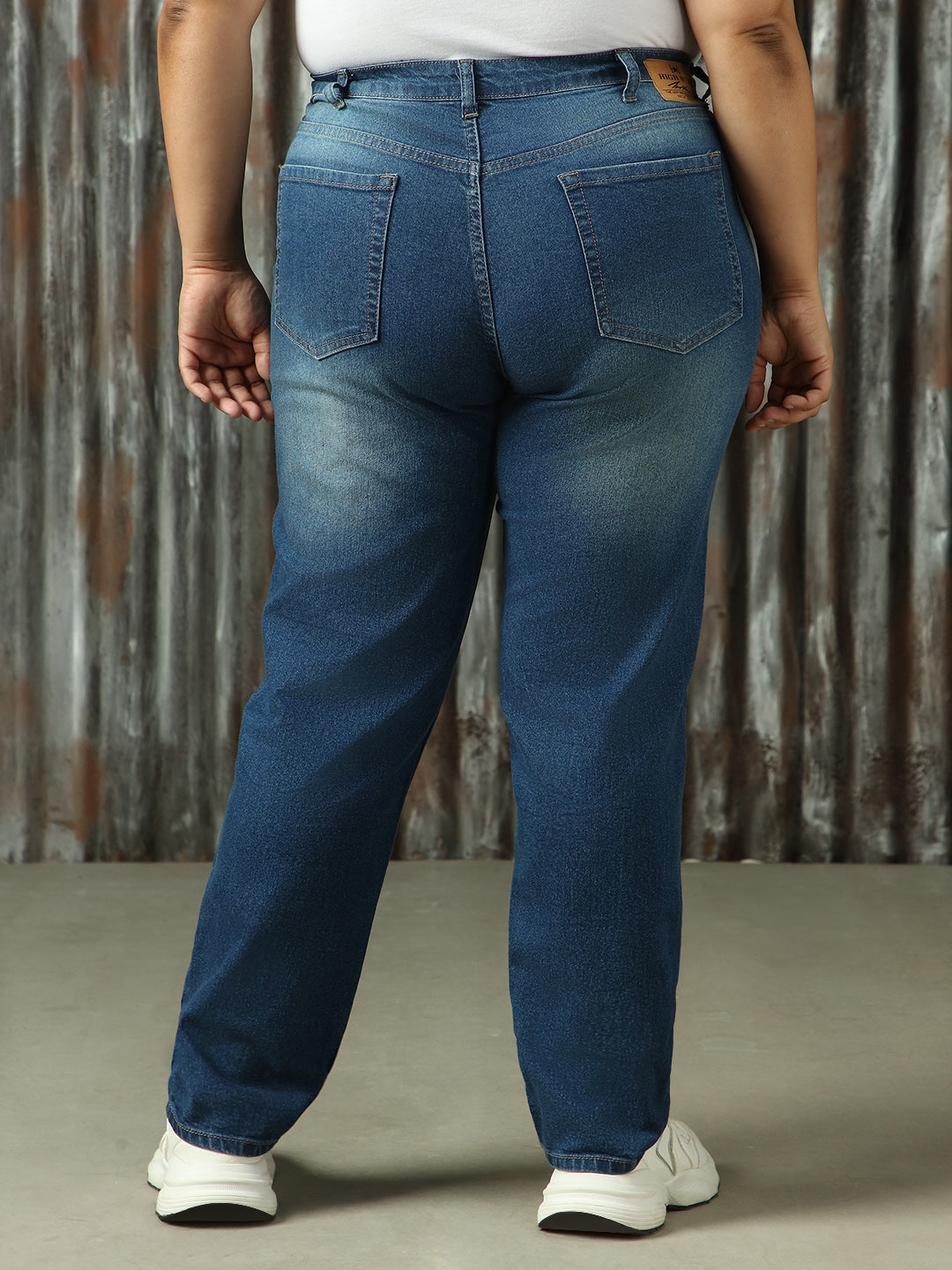 Women Washed Mom Fit High-rise Jeans