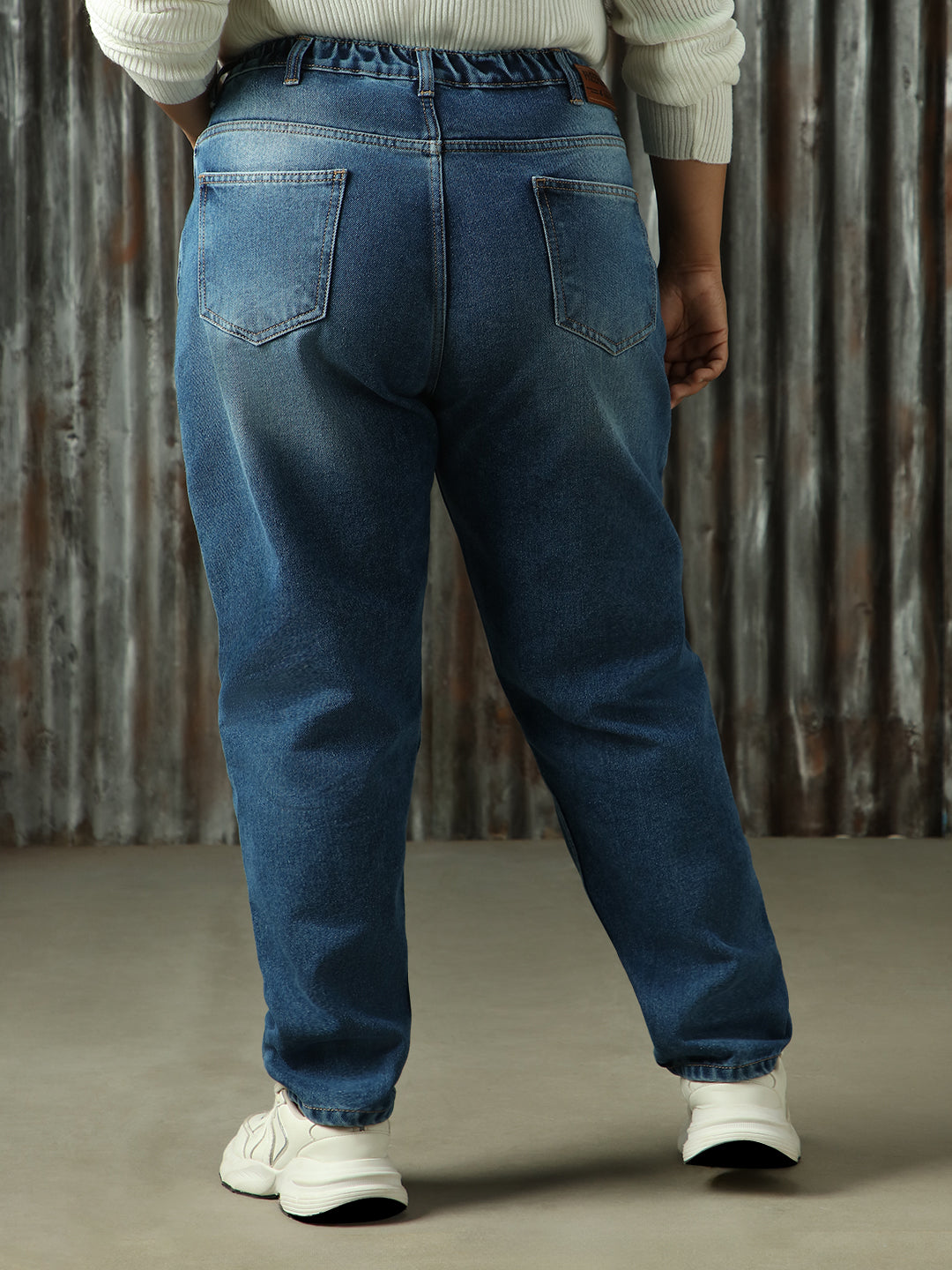 Women Washed Mom Fit High-rise Jeans