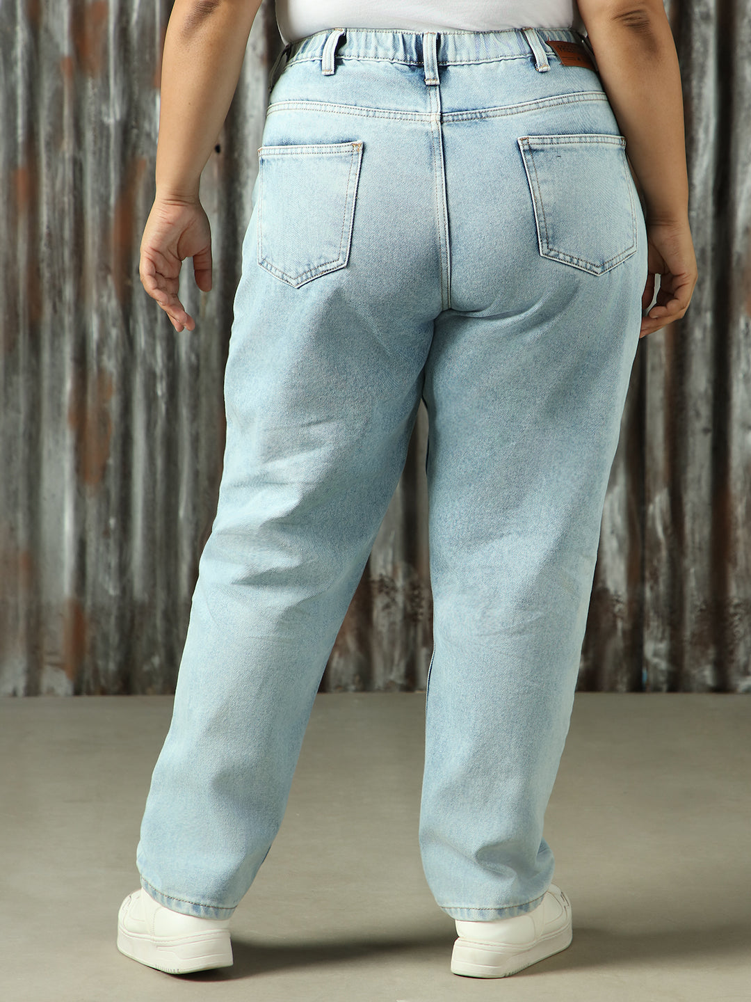 Women Washed Mom Fit High-rise Jeans