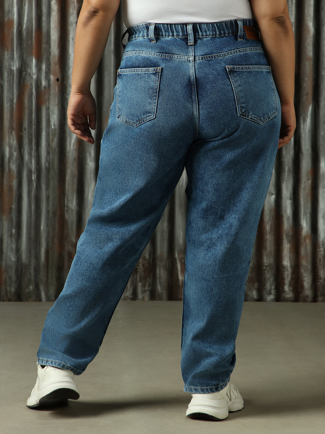 Women Washed Mom Fit High-rise Jeans