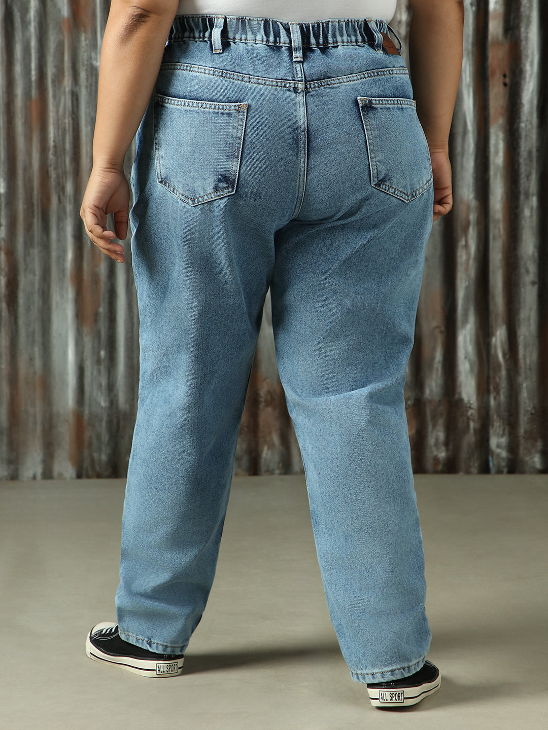 Women Washed Mom Fit High-rise Jeans