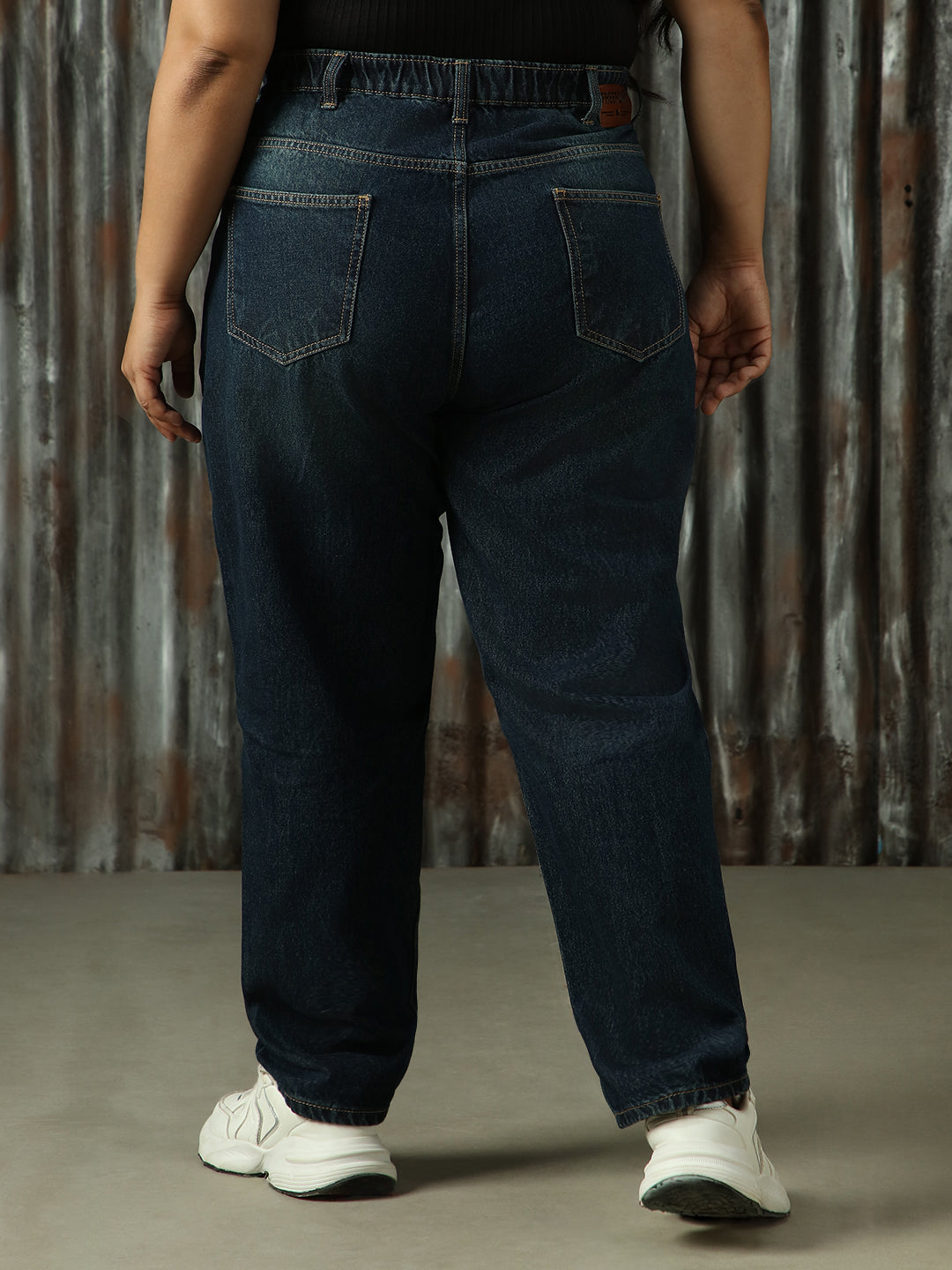 Women Washed Mom Fit High-rise Jeans