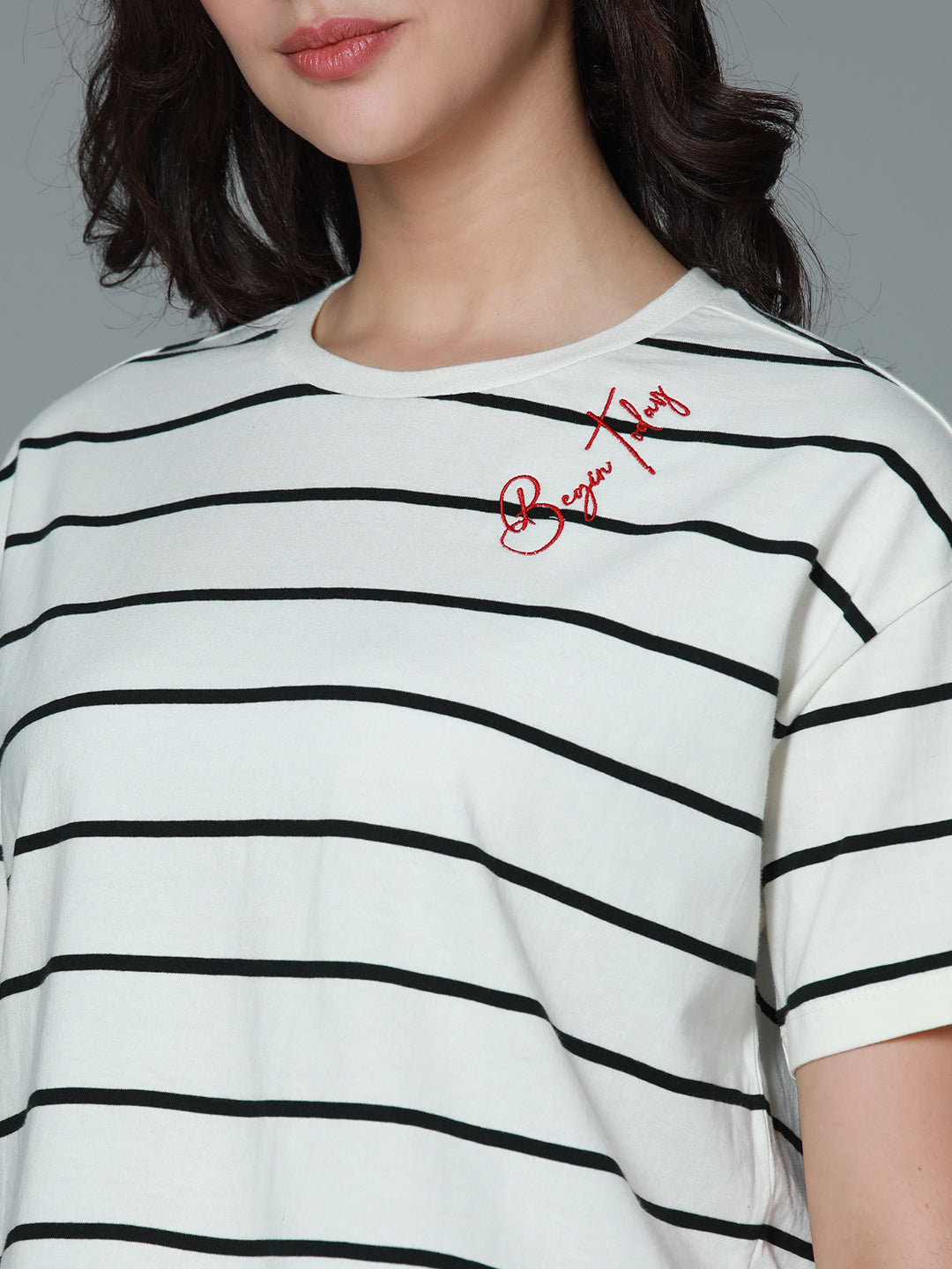 Striped Round Neck Short Sleeves Cotton Boxy T-shirt