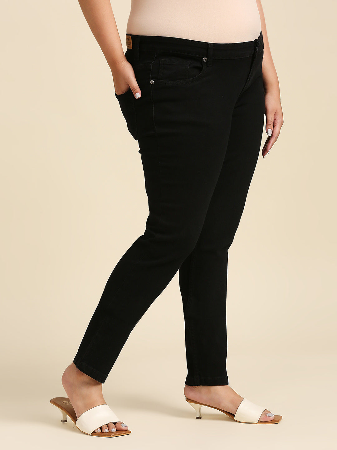 Women Black Slim Fit Mid-Rise Clean Look Stretchable Jeans