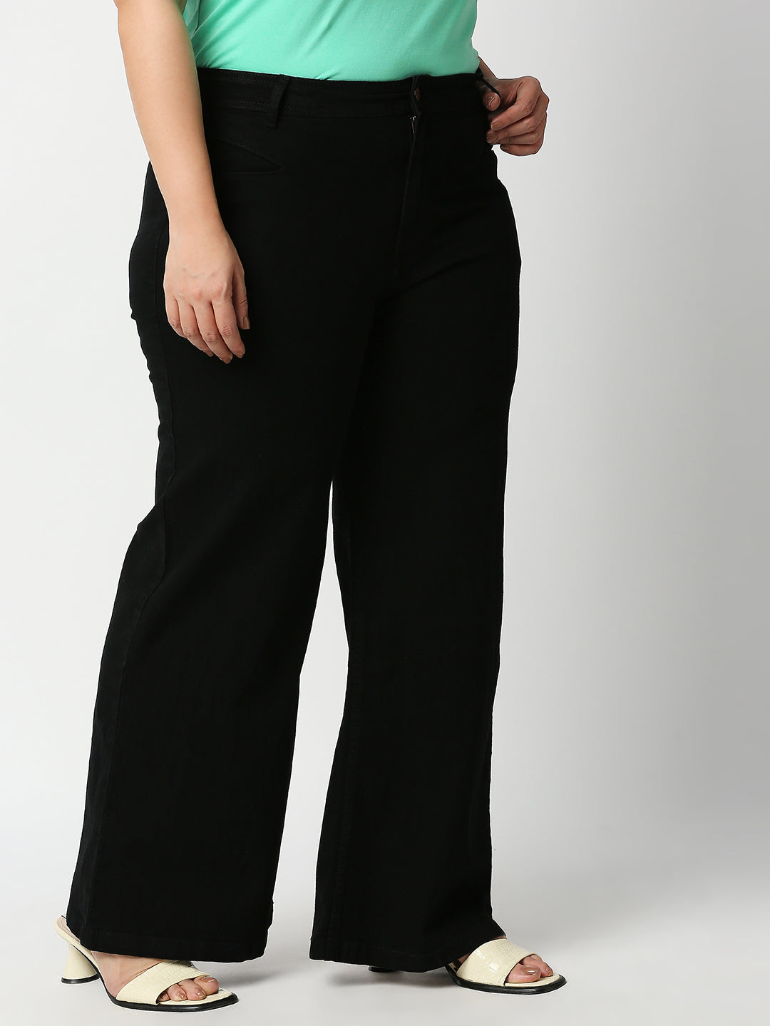 Women Plus Size Black Wide Leg High-Rise Stretchable Jeans